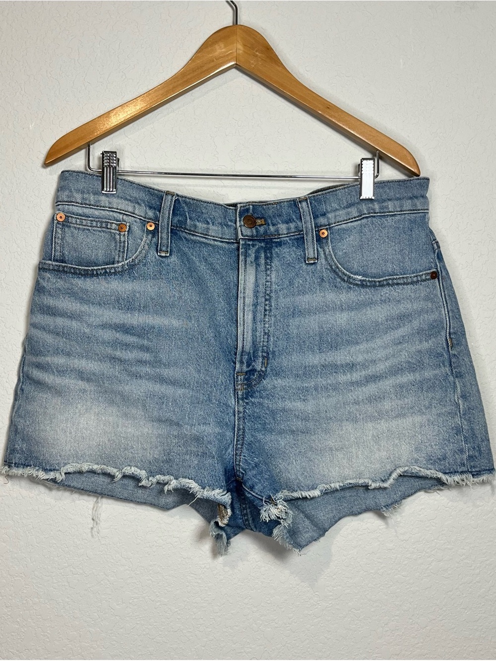 Madewell Distressed The Perfect Jean Short size 32